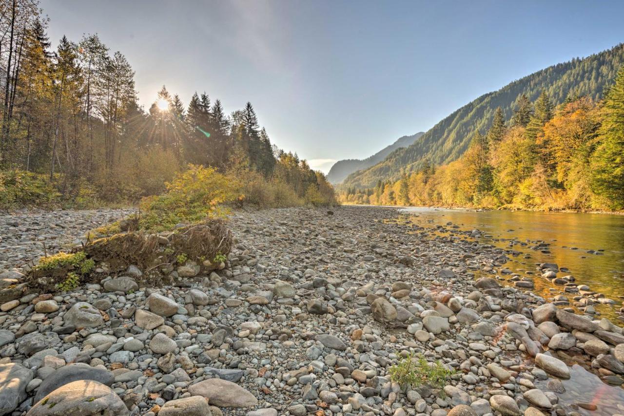 Riverfront Gold Bar Log Cabin Near Stevens Pass! Dış mekan fotoğraf